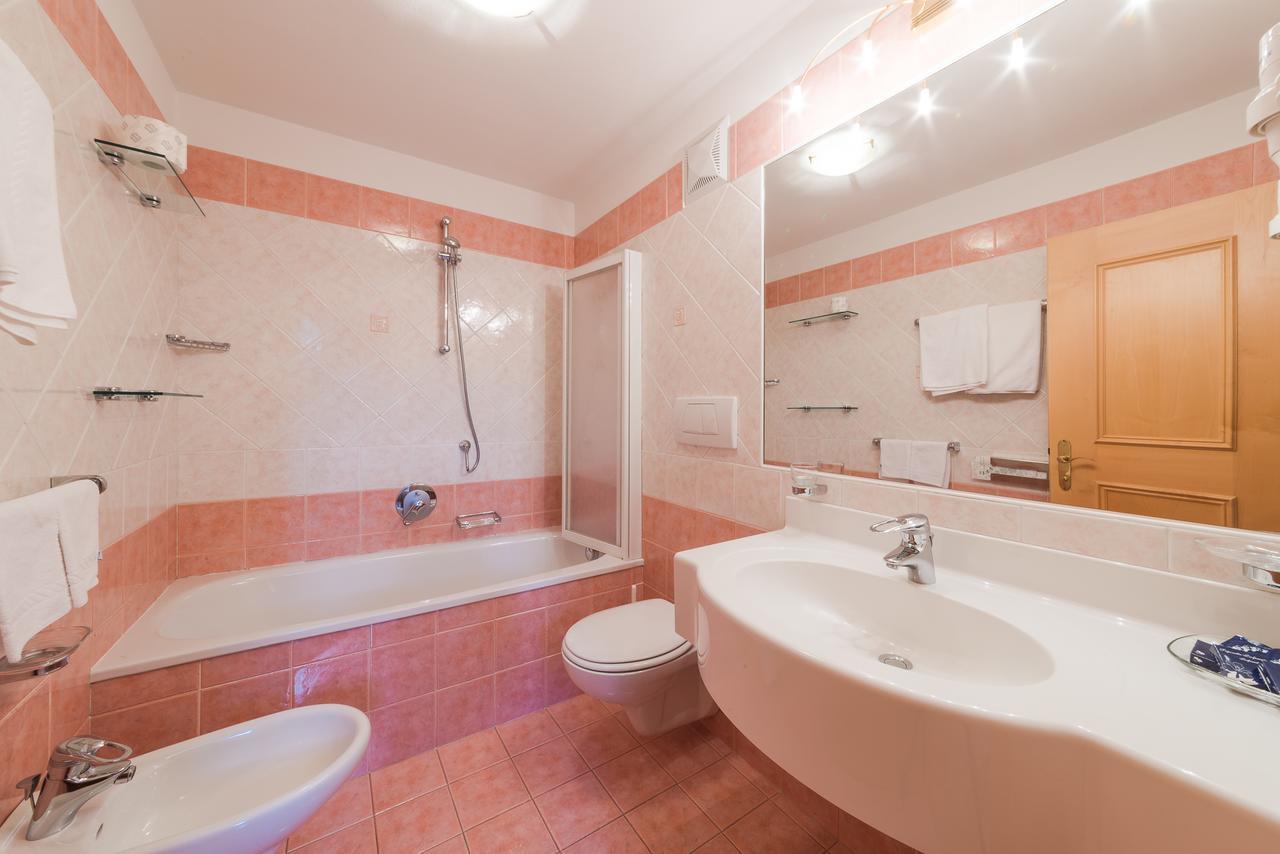 Residence Chalet Pinis Corvara In Badia Ngoại thất bức ảnh