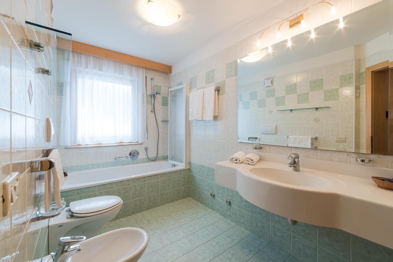 Residence Chalet Pinis Corvara In Badia Ngoại thất bức ảnh